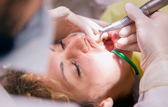 Слюноотсос стоматологический одноразовый со съемным наконечником (зеленый) 100 шт./уп.