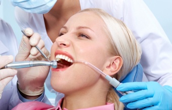 Слюноотсос стоматологический одноразовый со съемным наконечником (прозрачный)